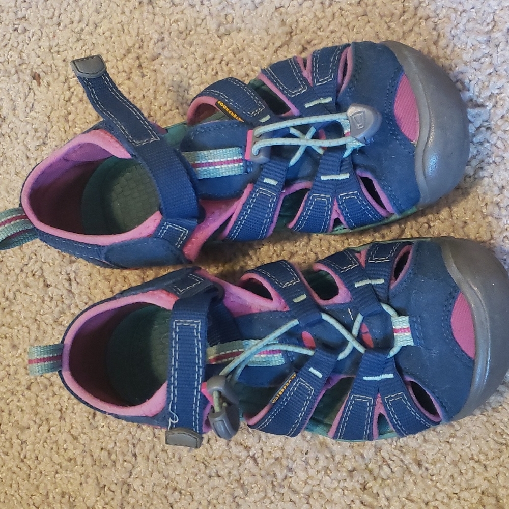 Girls Keen sandals